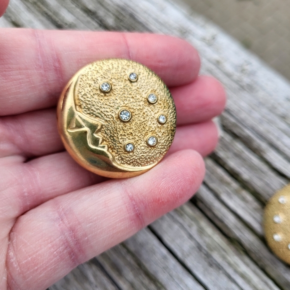 Vintage Gold Tone Butler Moon and Stars Round Clip On Earrings - Picture 14 of 15